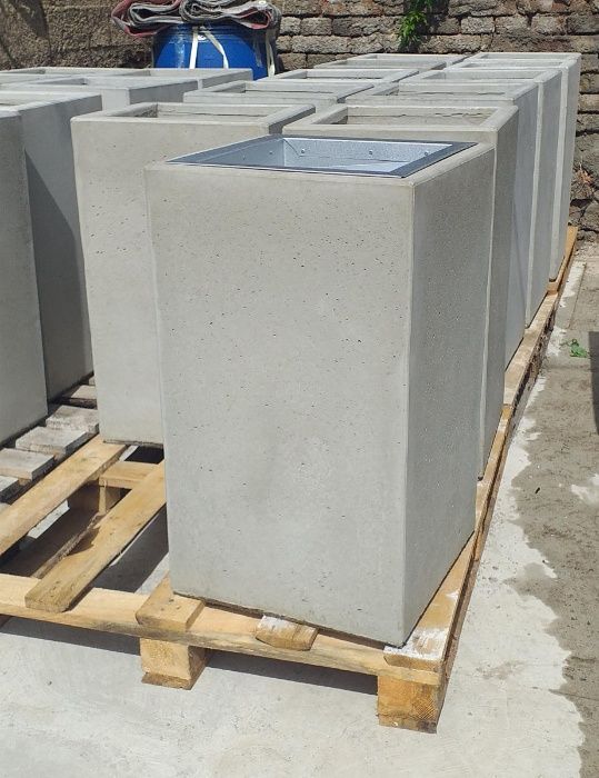 Kosz betonowy śmietnik beton architektoniczny z wkładem 70L