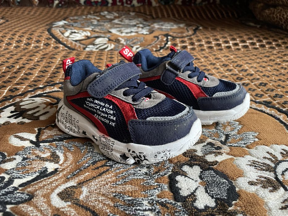 Кросівки для хлопчика 26 розмір