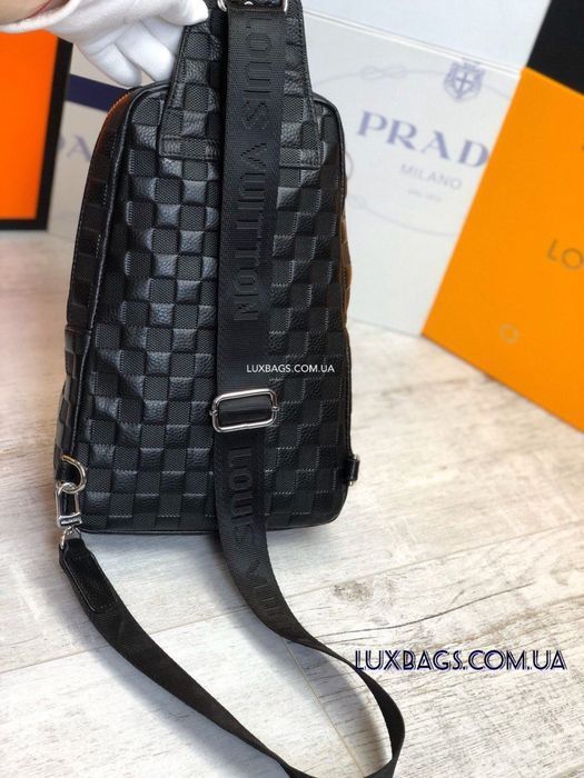 Мужская кожаная нагрудная сумка слинг Louis Vuitton