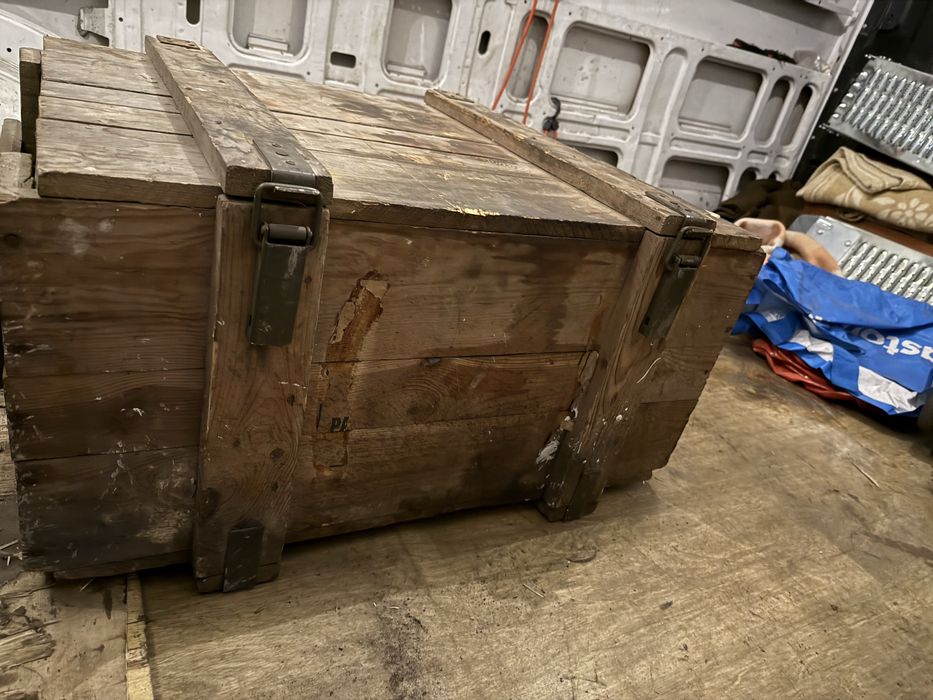 Drewniana skrzynia transportowa Militarna