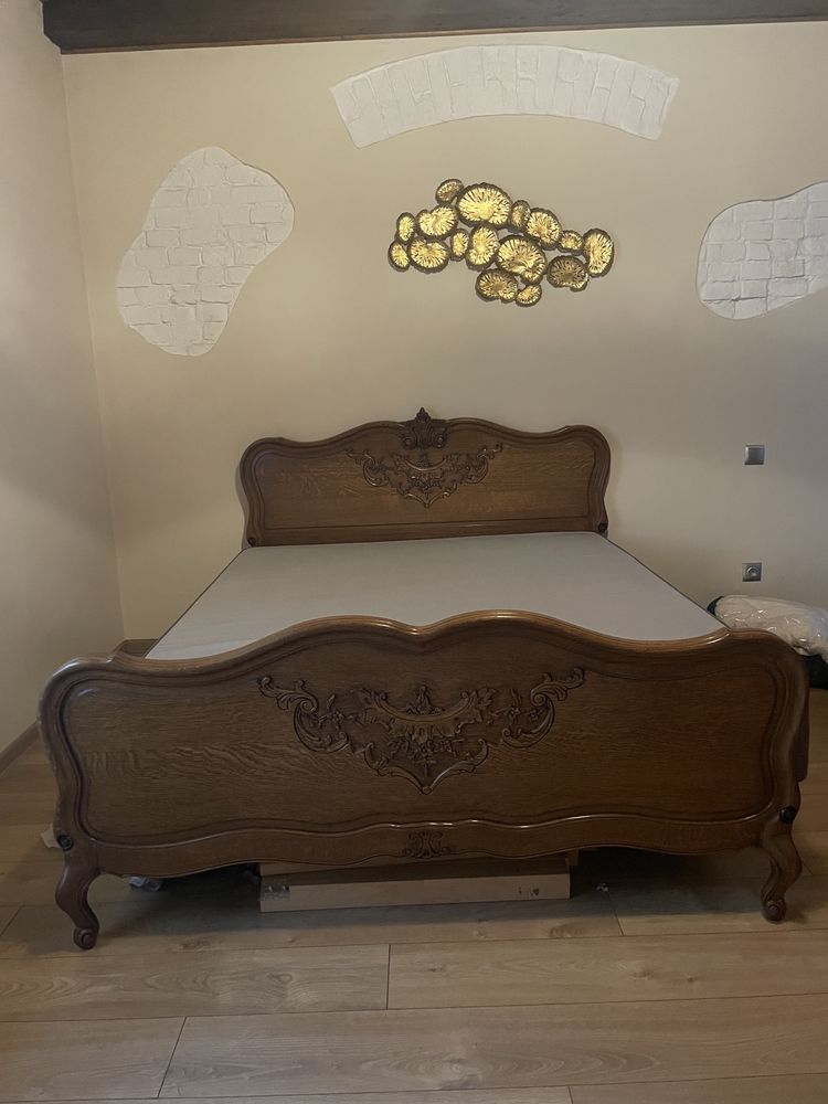 Łóżko drewniane na sprężynach