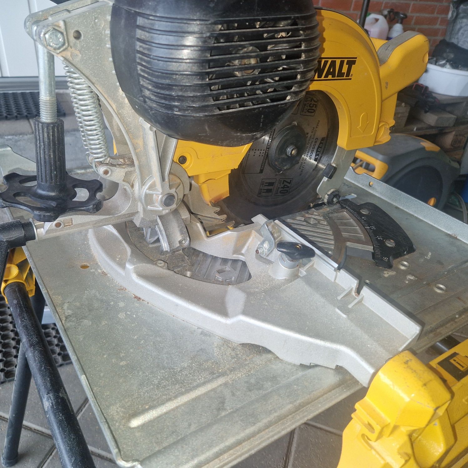 Pila dewalt dw743 ukosnica odwracalna krajzega cyrkulacyjna