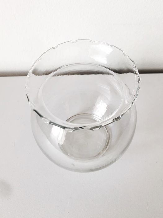 Szklany wazon True Vintage z falbanką