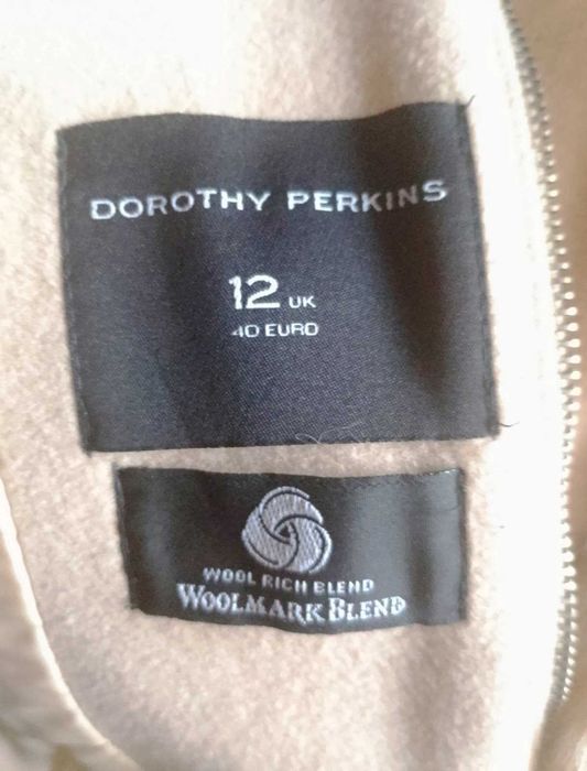 Прода женскую куртку Dorothy Perkins 80% шерсть!