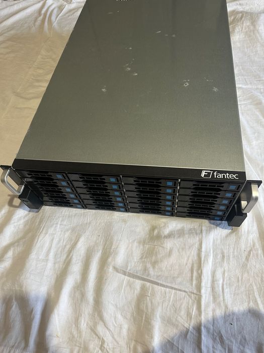 Серверний корпус Fantec SRC 4240X07 на 24 hdd без дисків