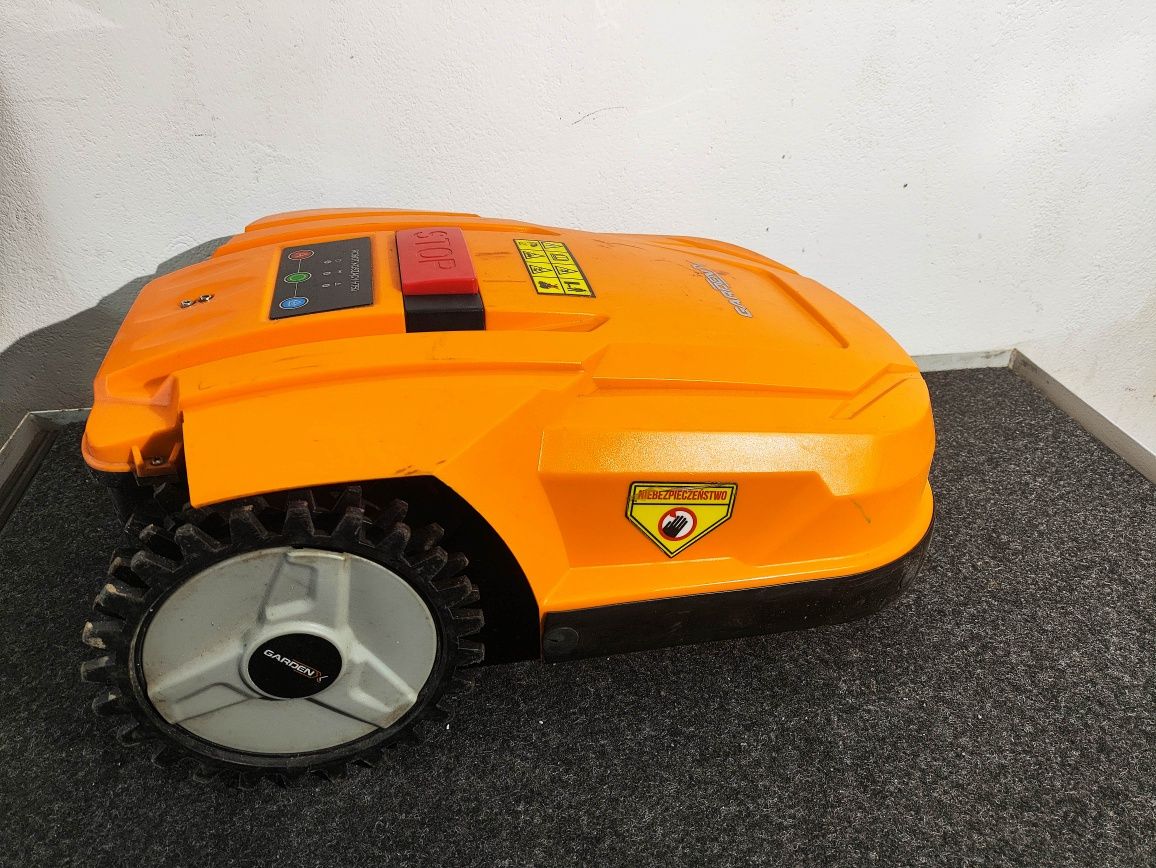 Robot kosiarka koszący Gardenx H750

Sprzedaję robo