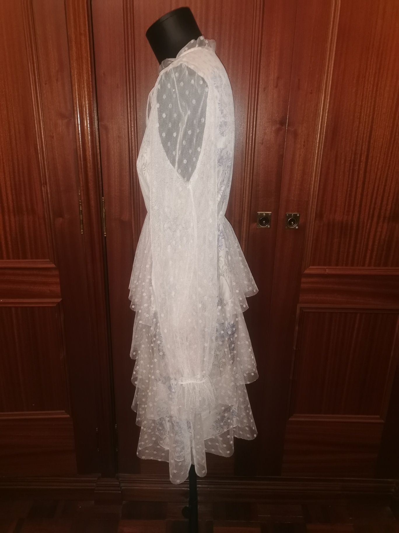 Vestido novo Dixie com tule