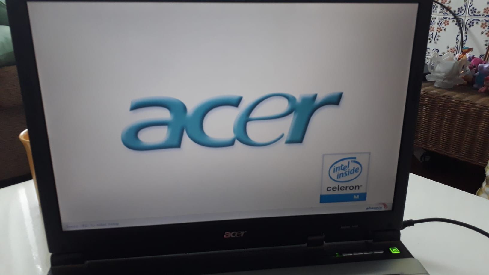 Notebook Acer antigo funcionando