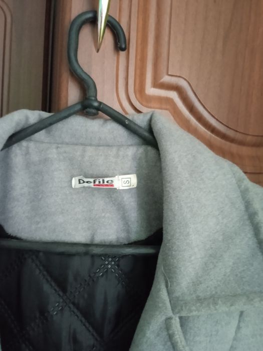 Гарне сіре пальто