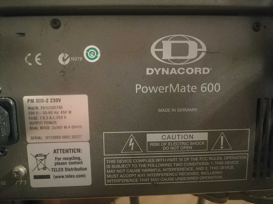 sprzet grajacy koncertowy, keyboard, glosniki , mikrofon, wzmacniacz