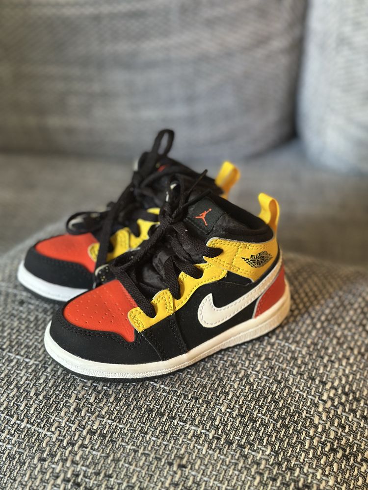 Nike Air Jordan 1 Mid Black Amarillo buty dziecięce nowe 22 chłopięce