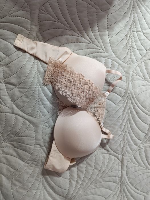 Biustonosz Esotiq nowy