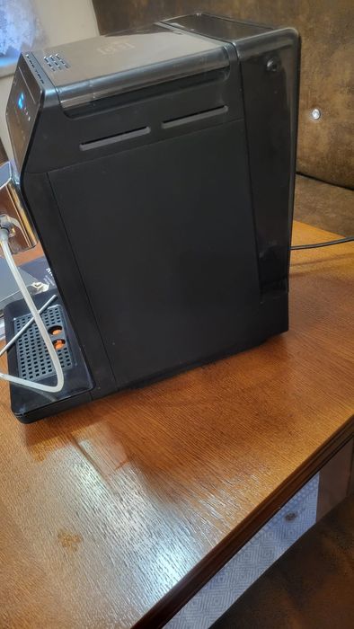 Sprzedam ekspres automatyczny marki KRUPS model FDP145001P