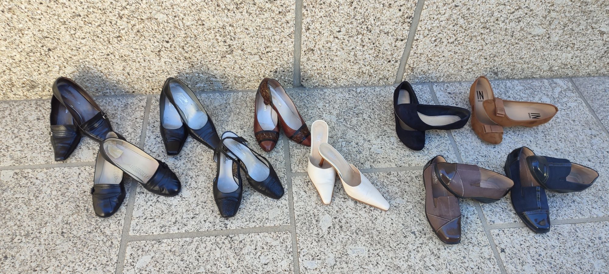 Sapatos de senhora em pele e camurça (n* 39 e 40)