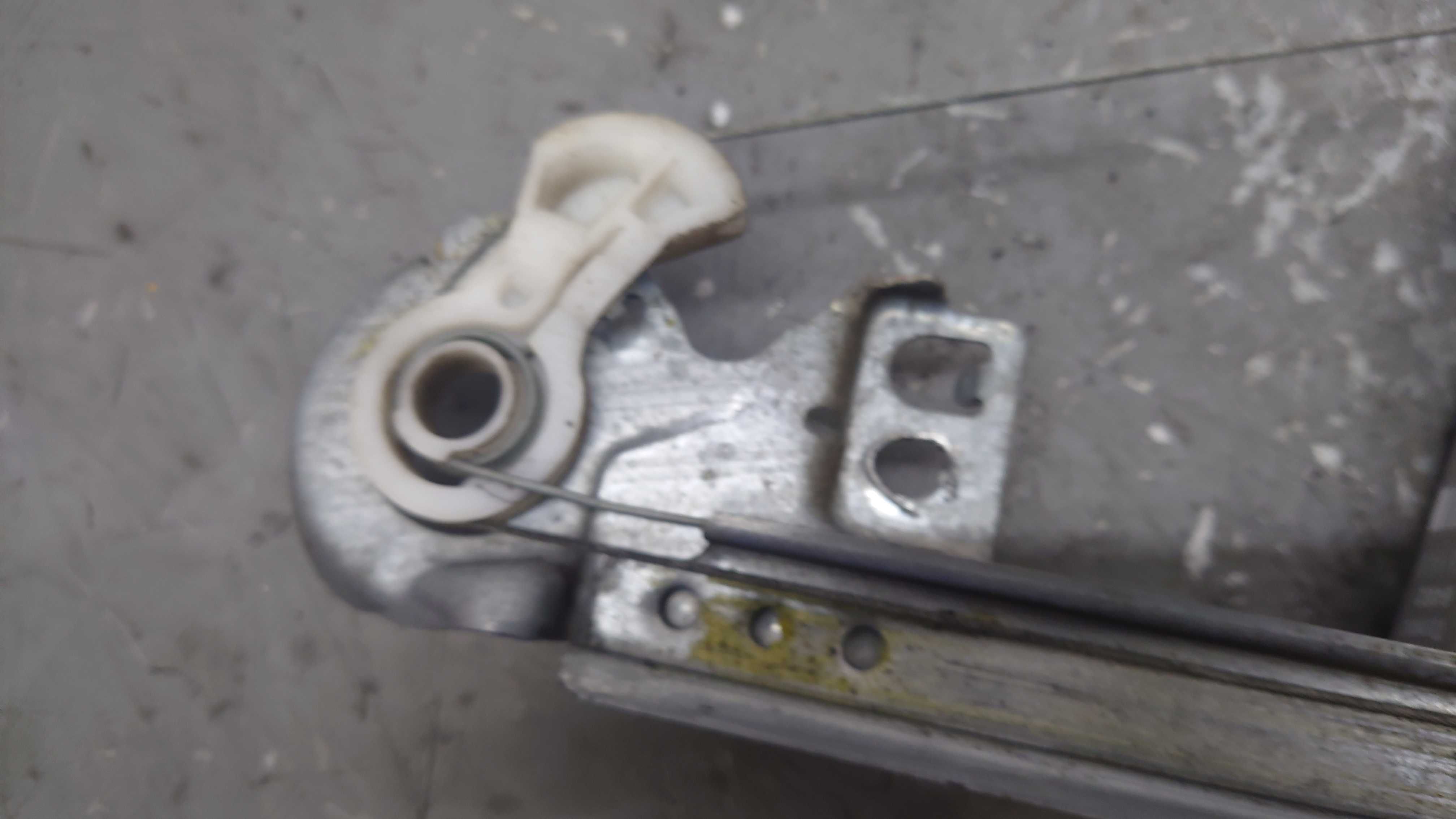 Peugeot 307 SW Kombi Podnośnik Mechanizm Silniczek Szyby Prawy Tył PT
