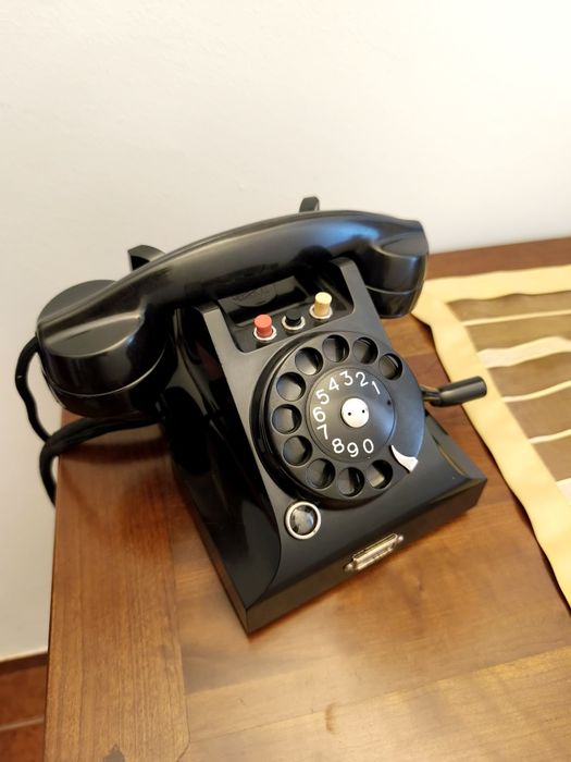 Telefone antigo L. M. Ericsson