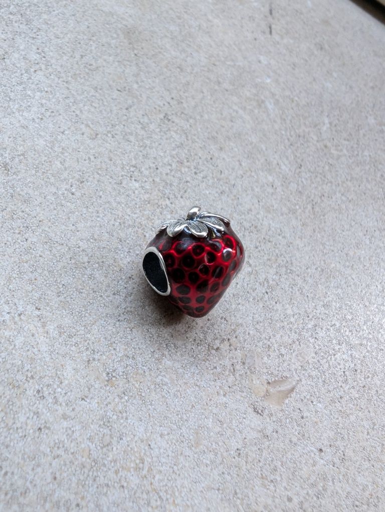 Peça Pandora Seeded Strawberry Fruit Joia