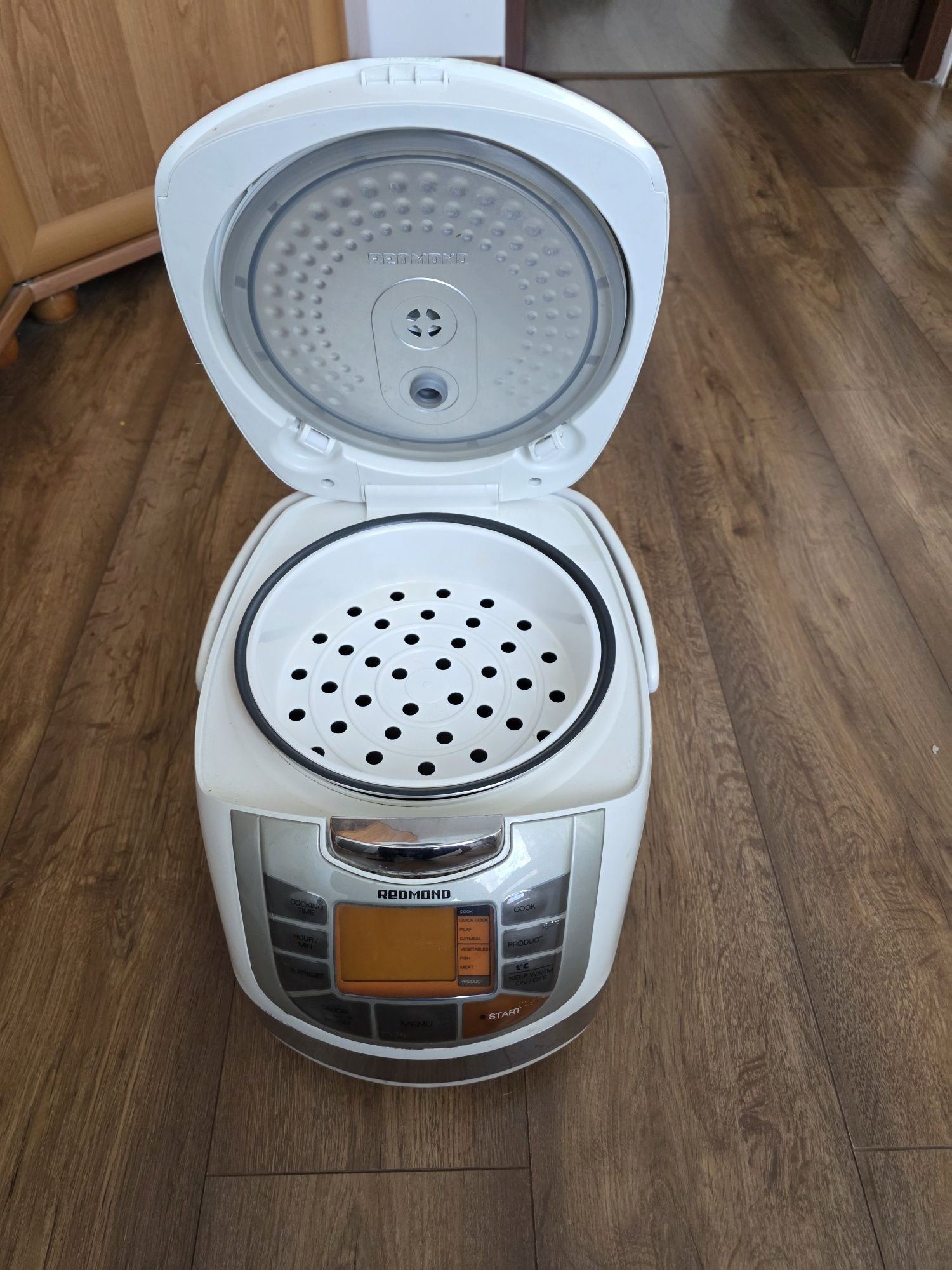 Multicooker Redmond