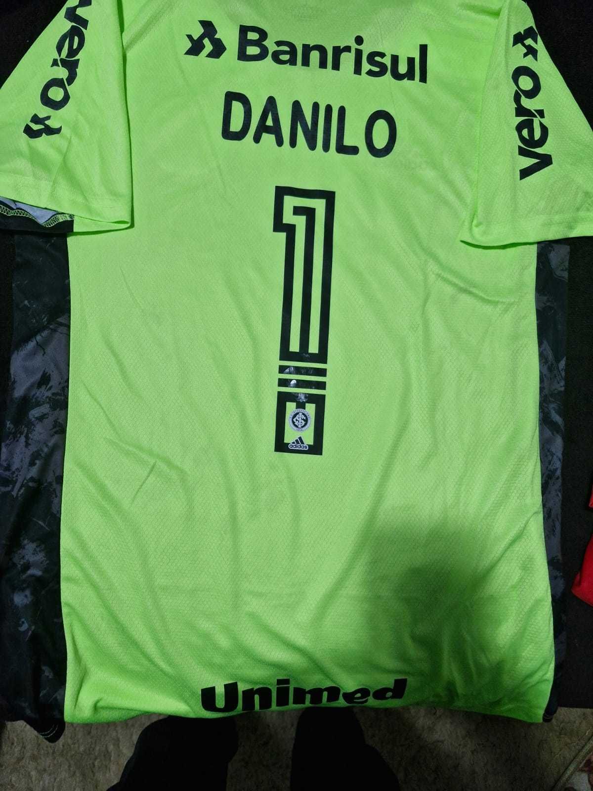 Camisolas oficiais, algumas trocadas em campo!
