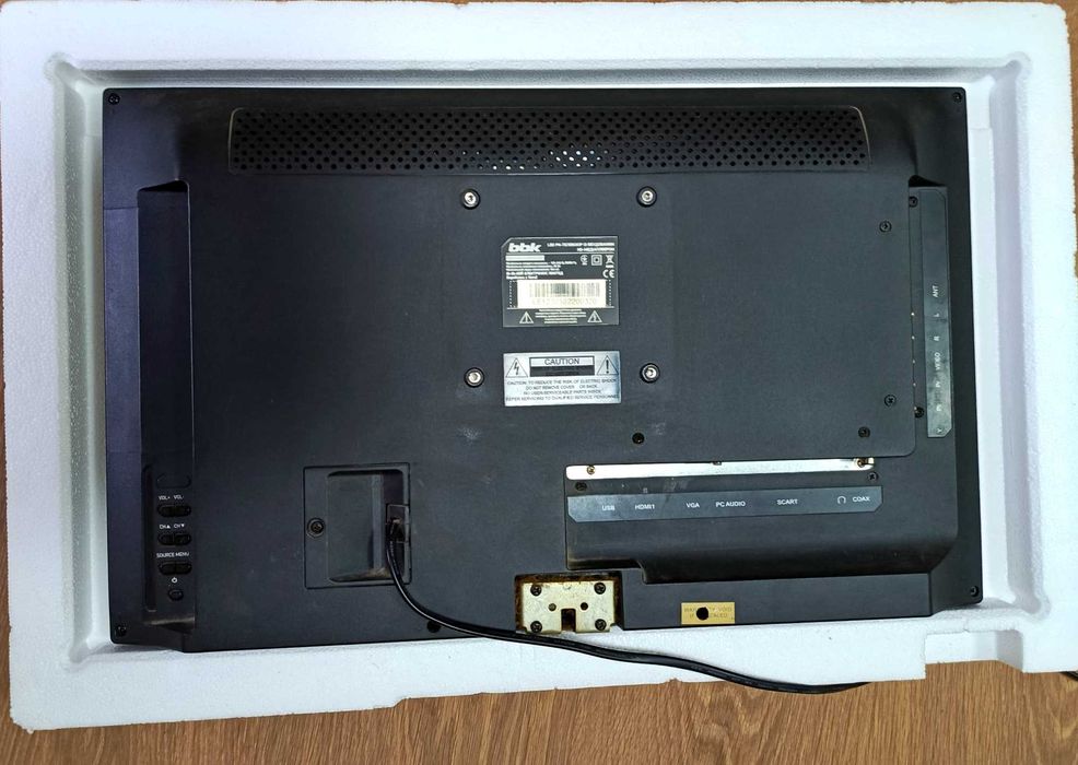 Телевизор BBK LEM2238F. Под ремонт. Проблемы в описании.