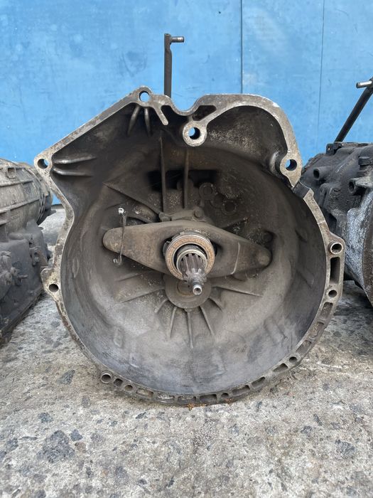 Комплект коробка передач  АКПП МКПП bmw бмв разборка m57 m52 m43b19