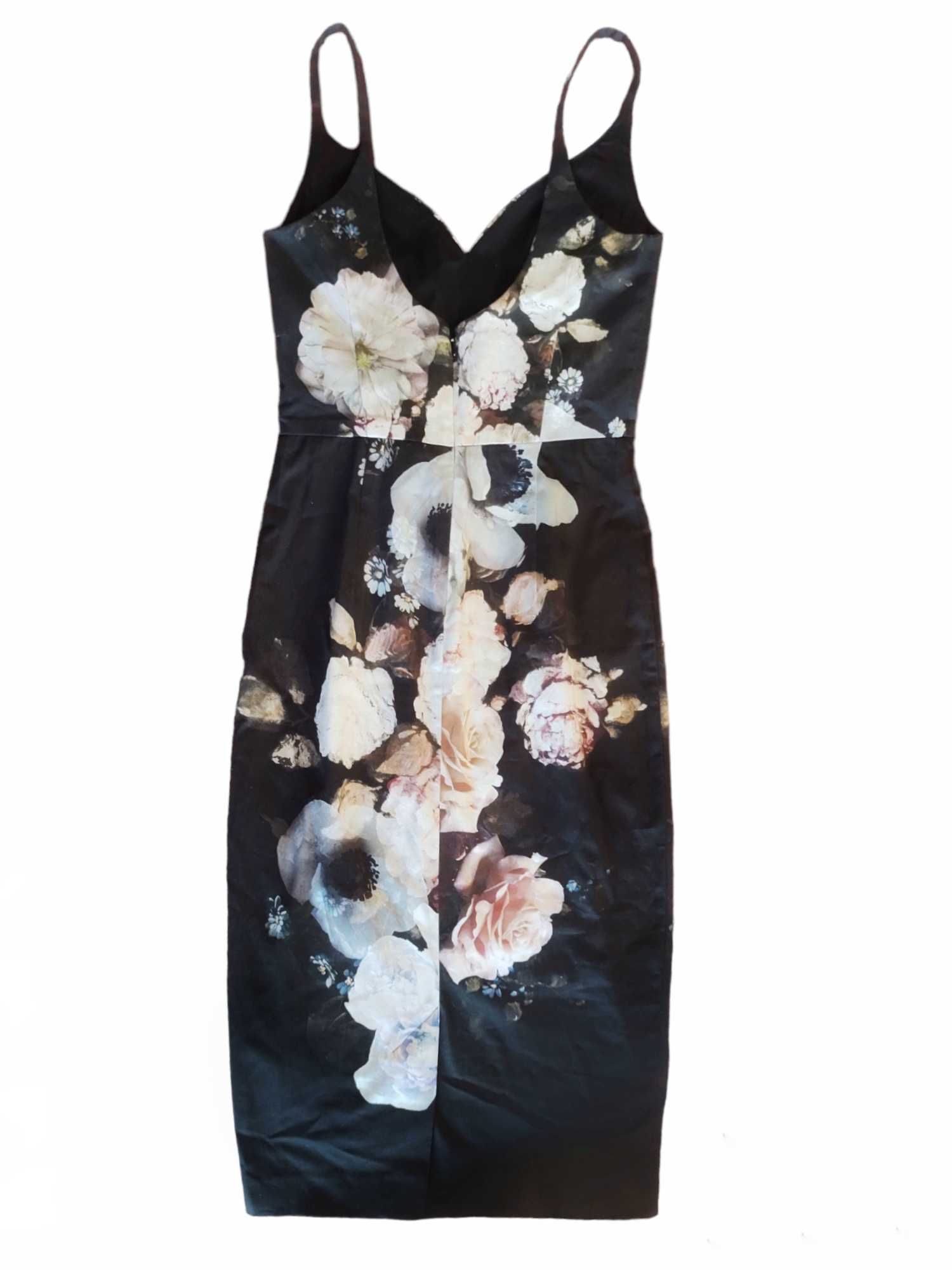 Платье в цветы Asos