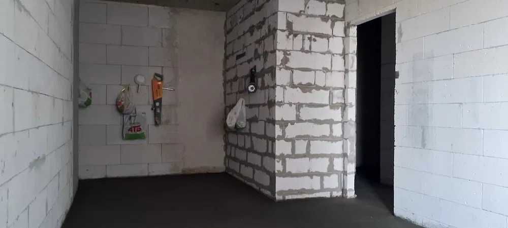 Продаж 1кім квартири з частковим ремонтом