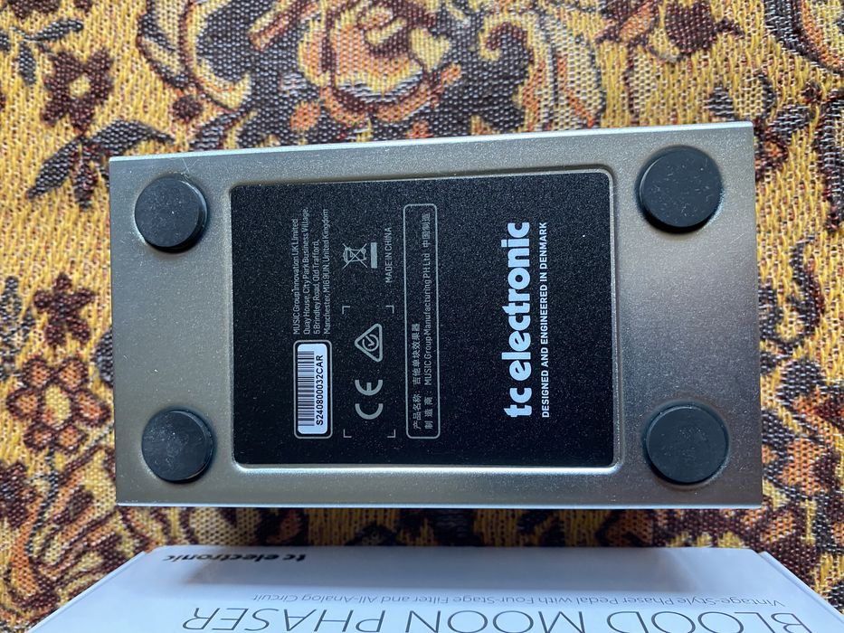 Jak nowy efekt gitarowy TC Electronic BloodMoon Phaser