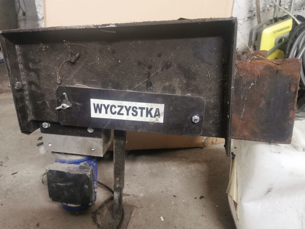 Kosz zasypowy Podajnik tlokowy do pieca