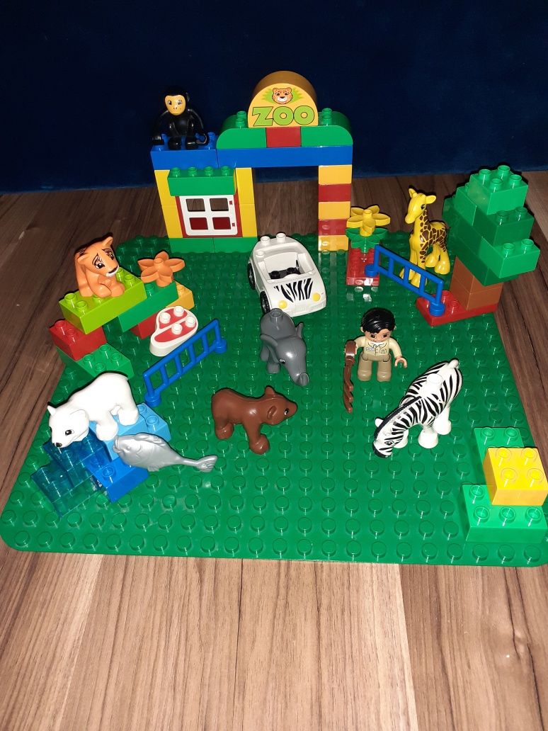 Lego Duplo ZOO 6136 plus plansza GRATIS małpka, zebra i miś