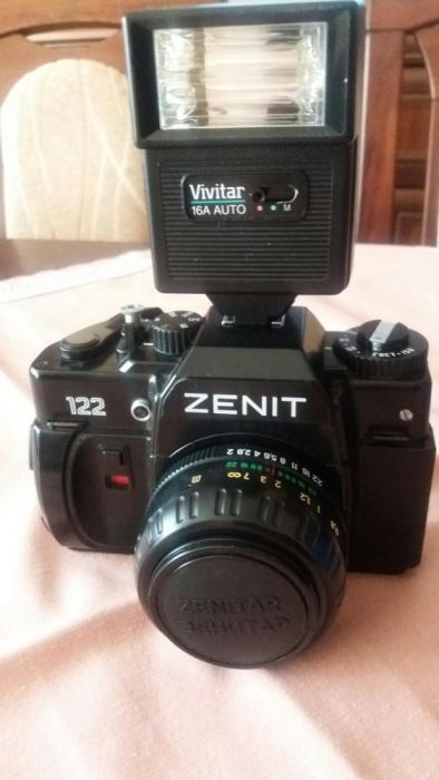 Aparat Zenit z lampą błyskową
