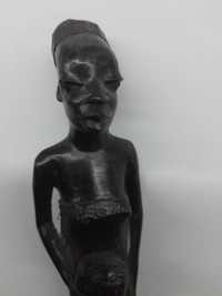 Mała figurka mahoniowa - "Afrykanka"