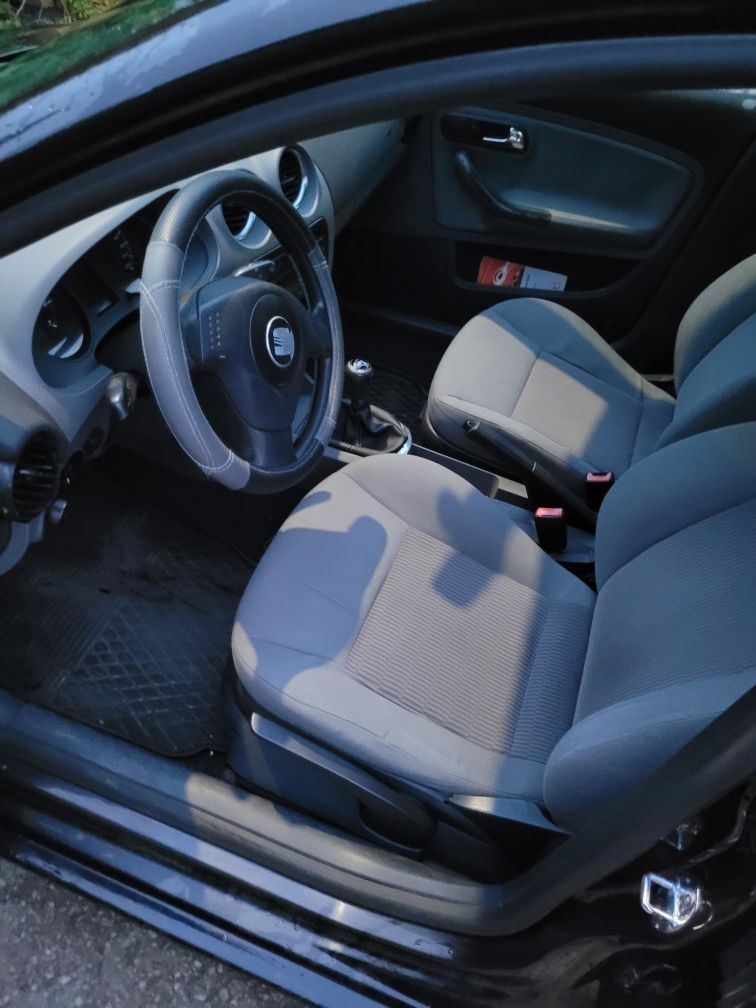 Seat Ibiza 1.4 gaz 5d klimaty.