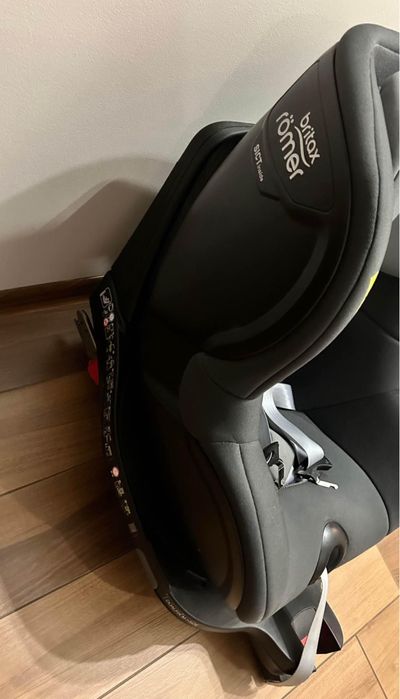 Fotelik Britax Dualfix M iSize 0-18kg 61-105cm