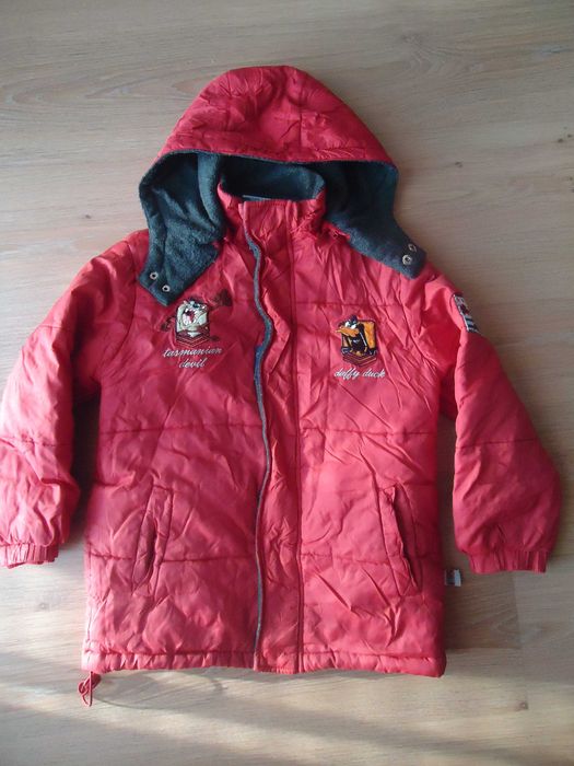 Тёплая зимняя куртка на мальчика 7-9 лет, состояние новой, дёшево.