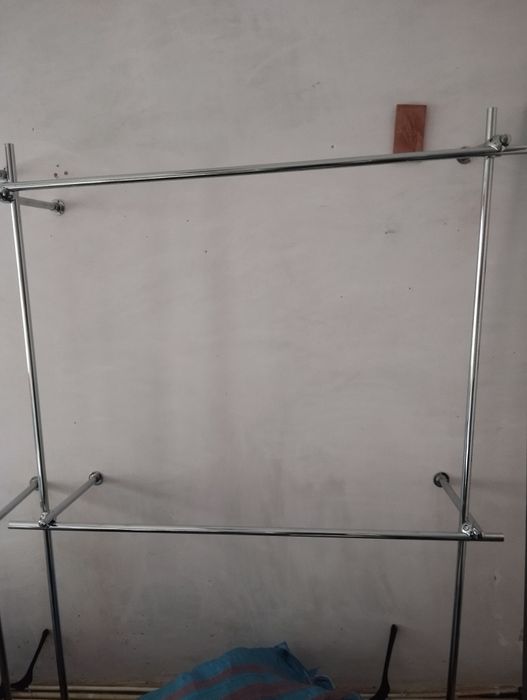 Sprzedam regały wieszaki sklepowe