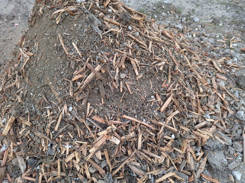 Kruszenie gruzu rozdrabniacz drewna, korzeni, gałęzi