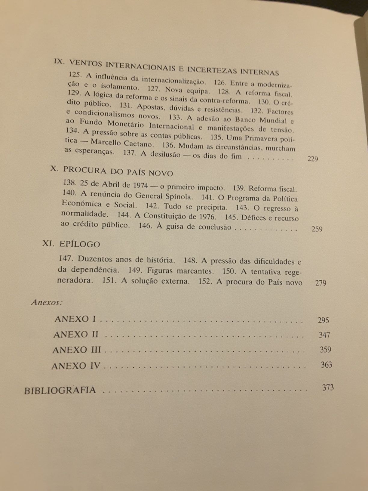 O Ministério das Finanças. Subsídios para a sua História / Angola 1964