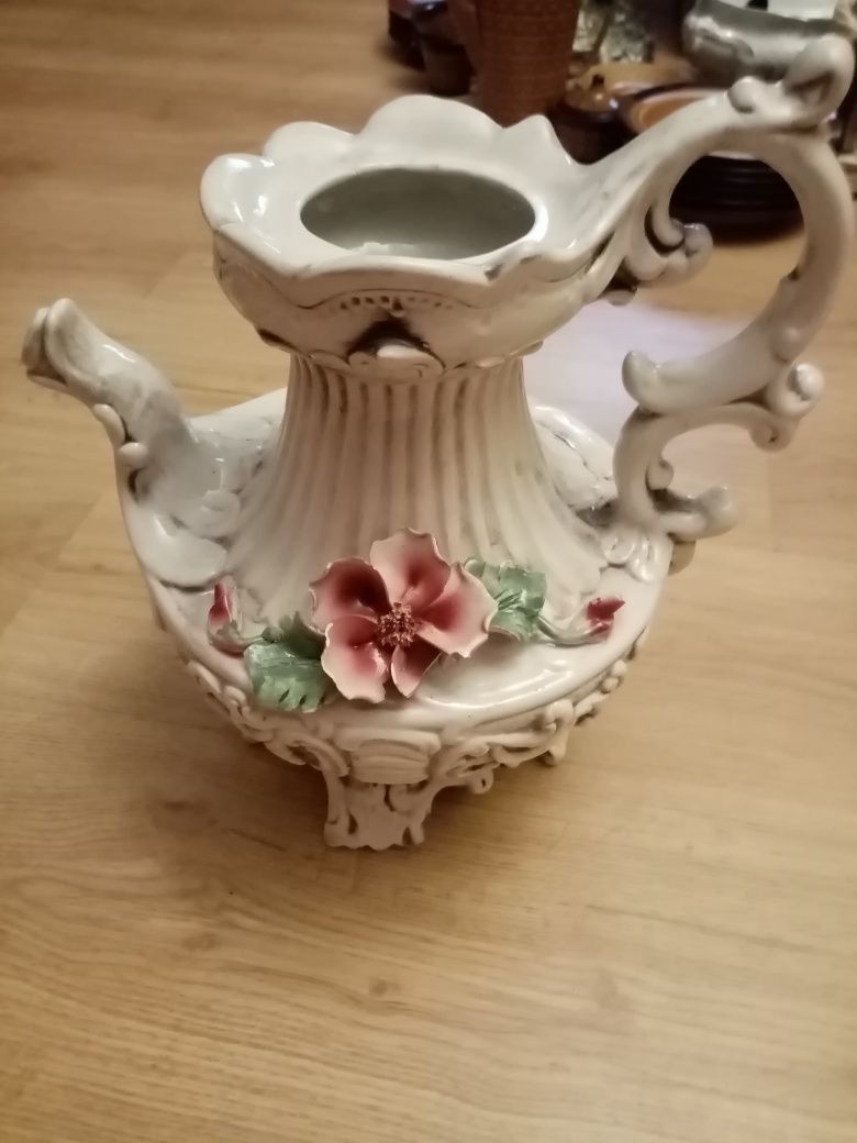 Duzy stary dzbanek porcelanowy
