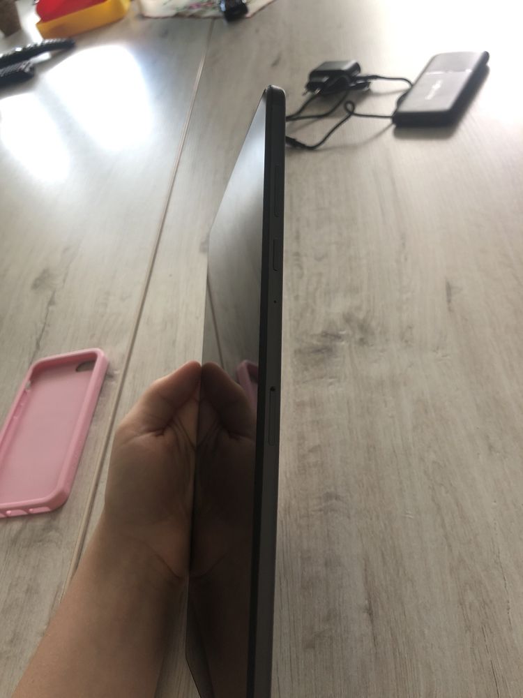 Tablet lenovo tab m10 HD + etui bez ładowarki
