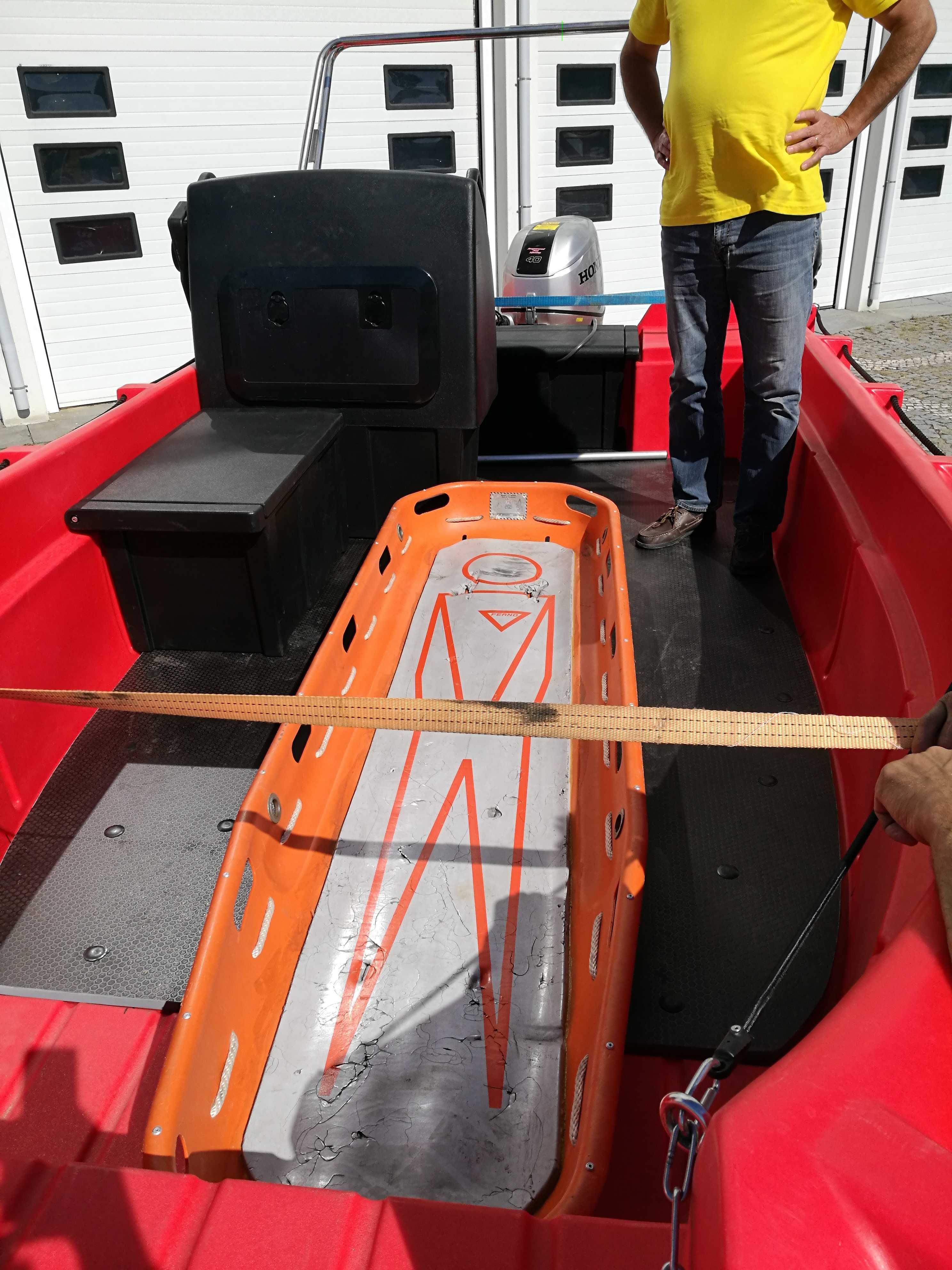 BARCO WHALY 455 R COM MOTOR DE 40 CV