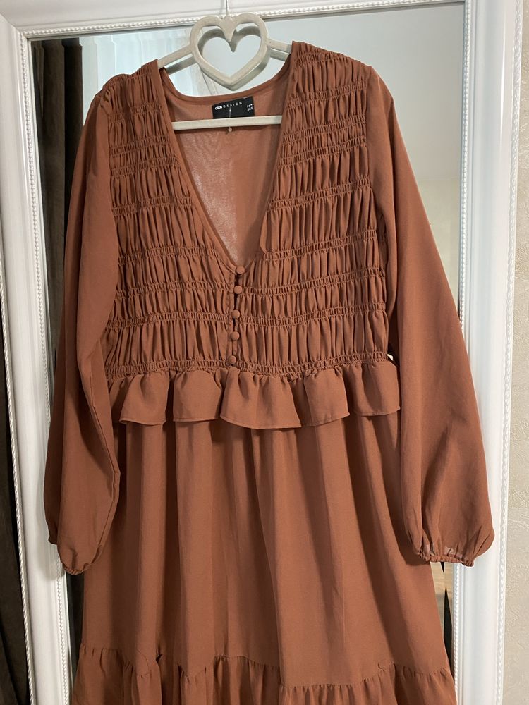 Сукня максі коричнева балахон з воланами платье