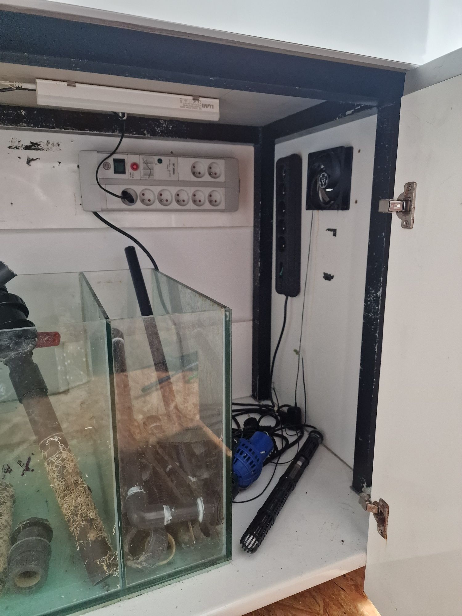 Szafka ze stelażem pod akwarium morskie o wymiarach 130x60 + sump