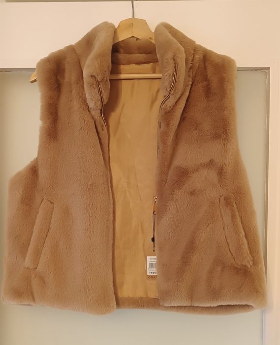 Colete pelo  camel T. L