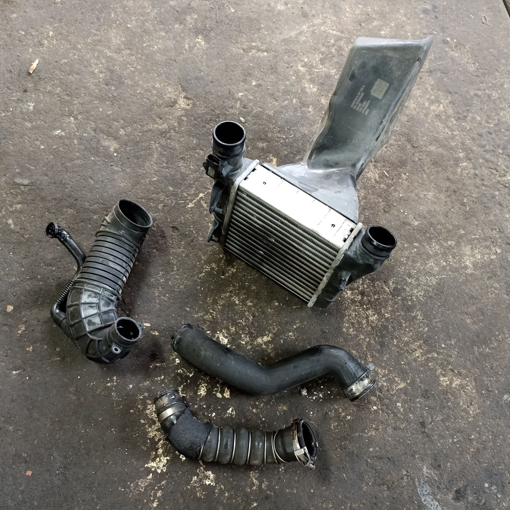 Intercooler,wlot powietrza Audi A4 B7 A6 2.0Tdi