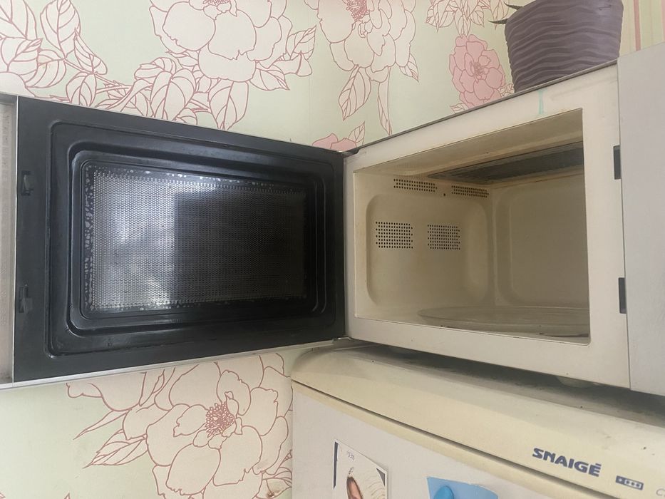 Микроволновка Liberton