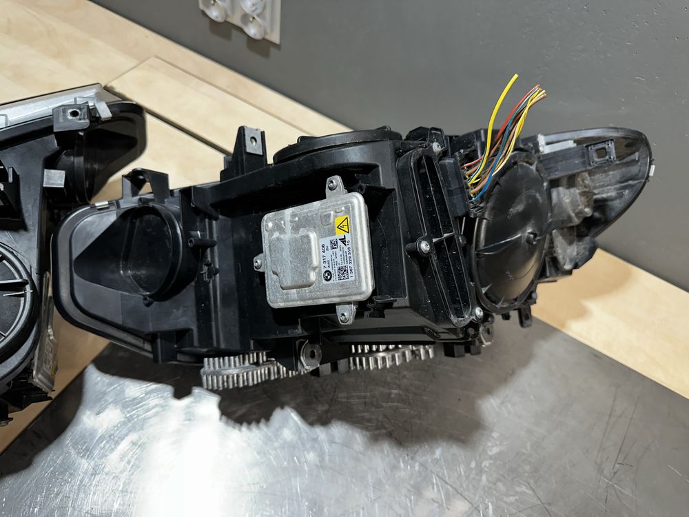 Adaptive Xenon AHL BMW F32/F33/F36/F80/F82/F83 Lampy skrętne komplet