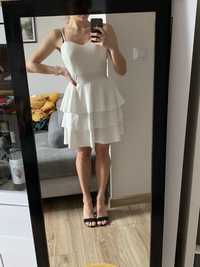 Biała sukienka z falbankami S