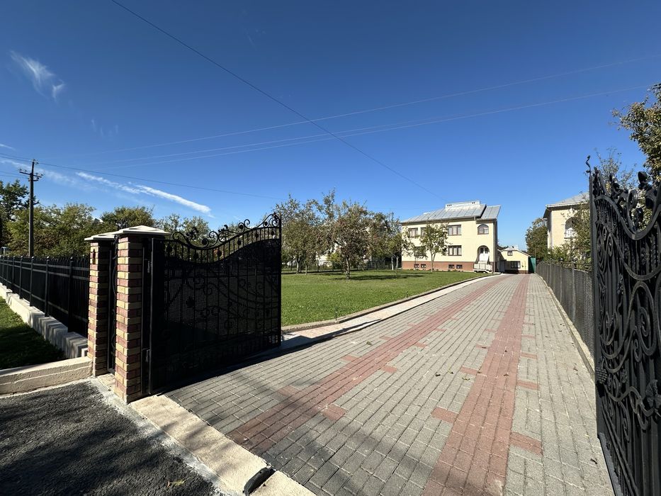 Терміновий продаж будинок з ремонтом все залишається ,ділянка 20 сотих