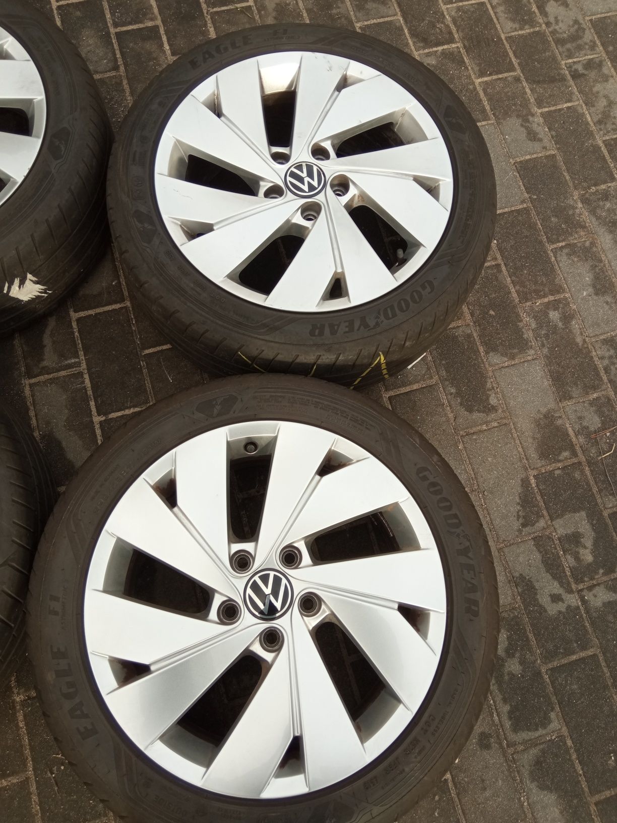 Alufelgi 17 koła VW Golf VIII lato